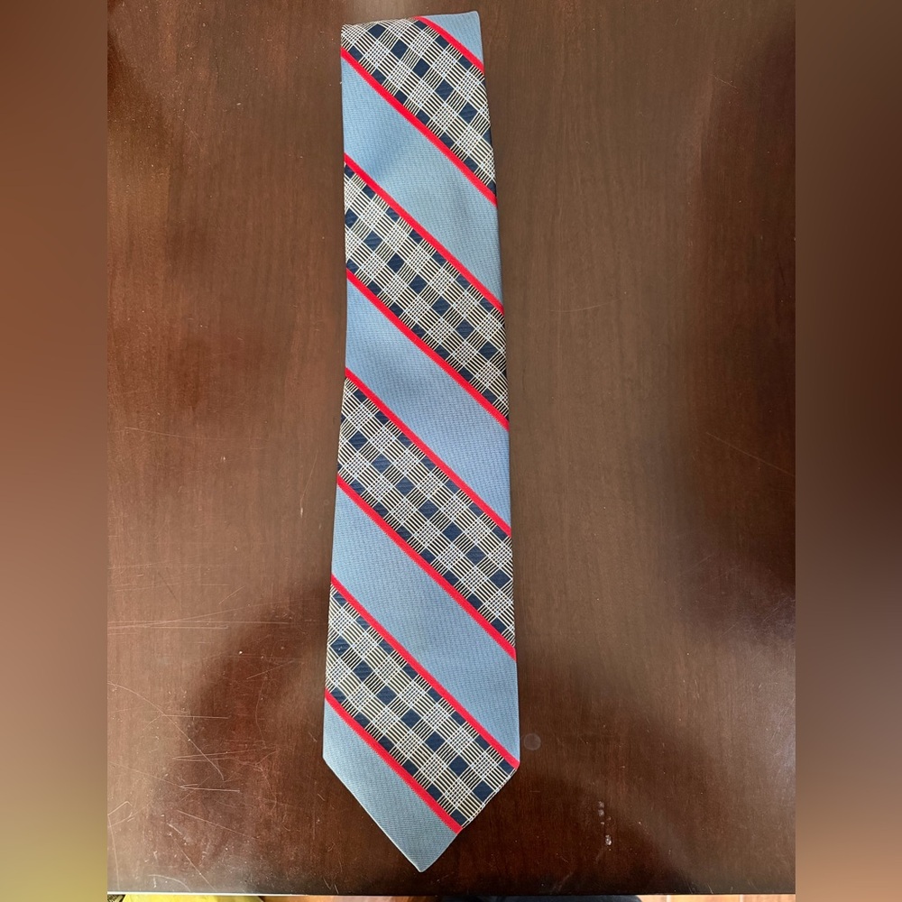 Men's Vintage 70's Tie in Blue and Red.